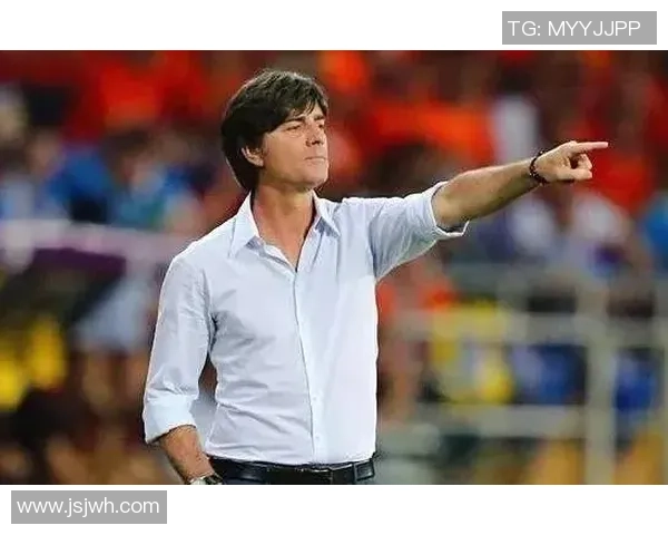 网球技术进阶之路：从基础发球到全场网前策略的全面解析